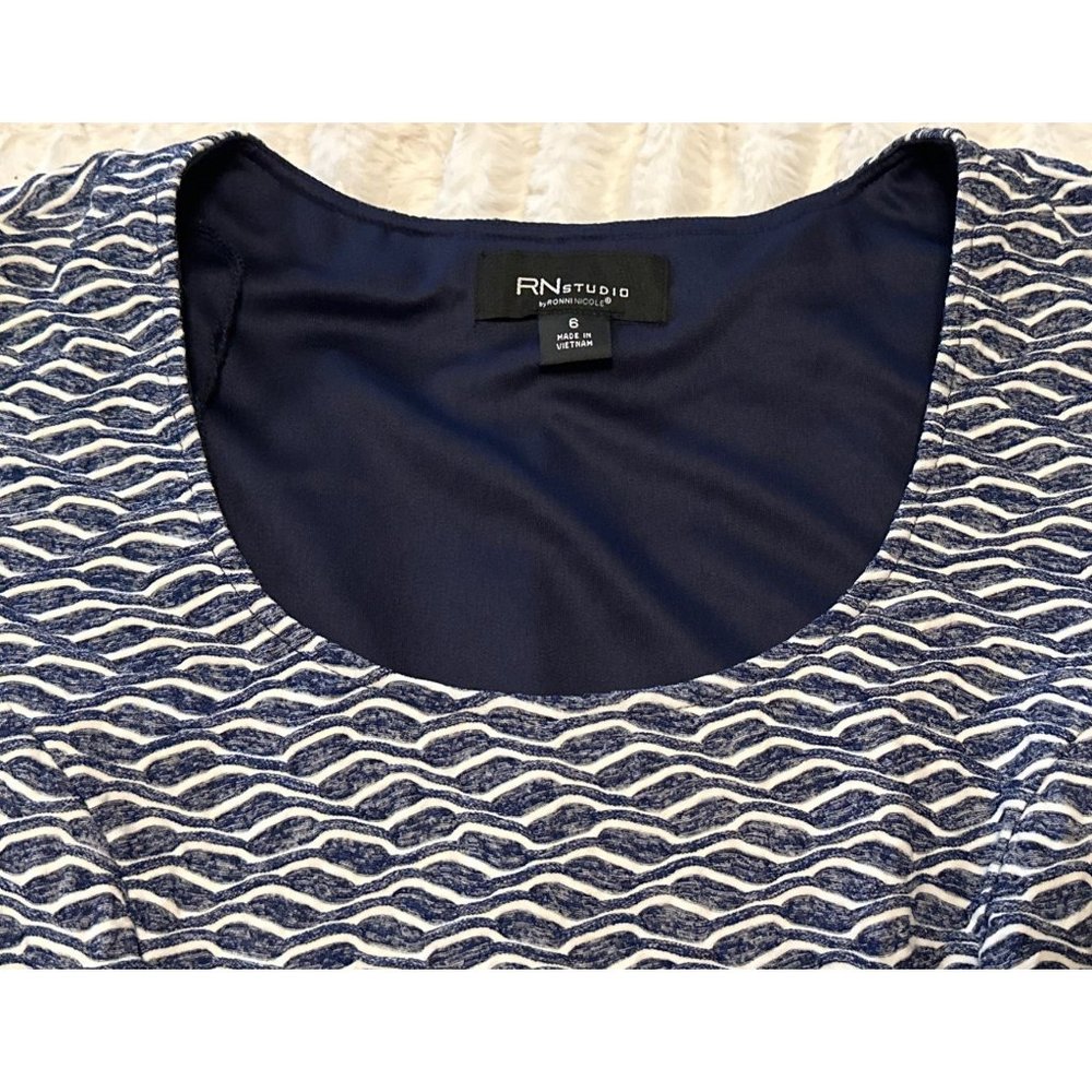 Chic Wave Pattern Mini Dress - Picture 5 of 16